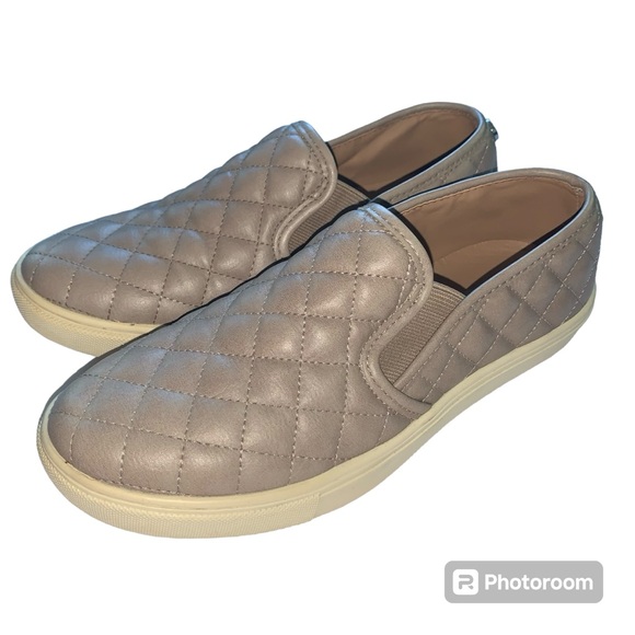 Steve Madden Shoes - Steve Madden slip one size 6.5